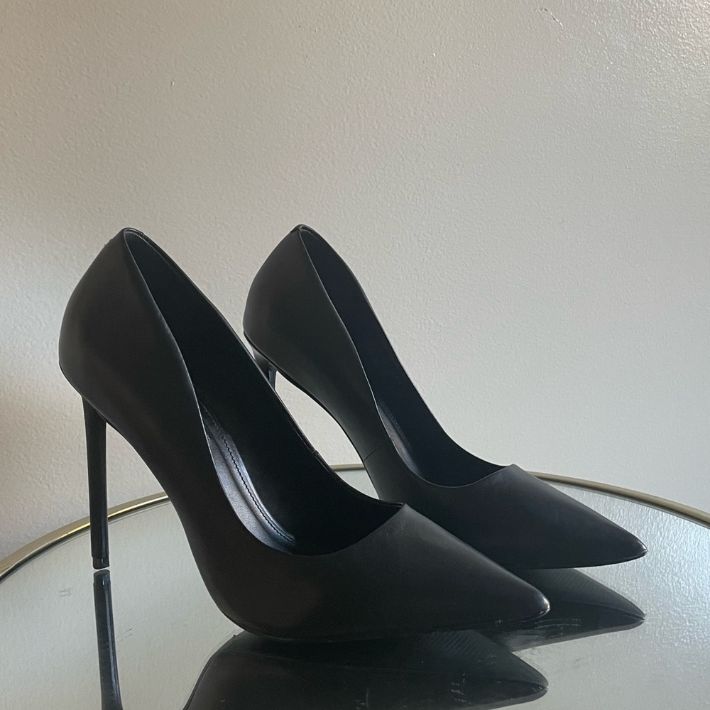 Steve Madden Vala Black Leather Heal
